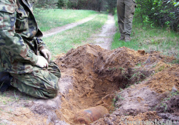 UXO Michał GLIJER - Rozminowanie terenu z materiałów wybuchowych