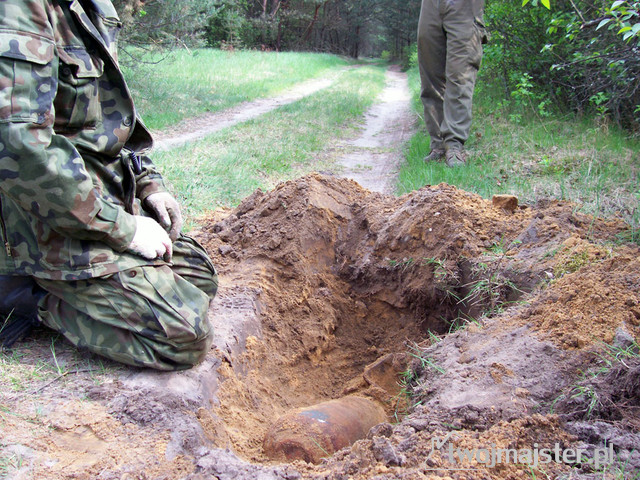UXO Michał GLIJER - Rozminowanie terenu z materiałów wybuchowych